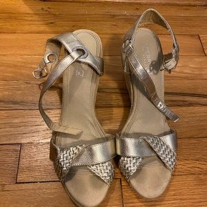 Sperry wedges. Gold straps. 3”